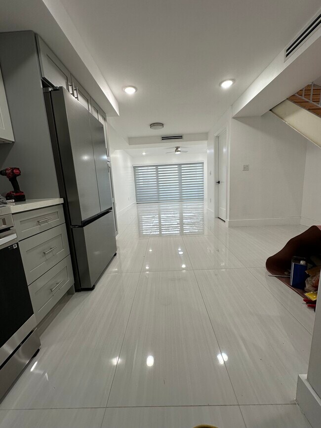 Foto del edificio - 9367 Fontainebleau Blvd