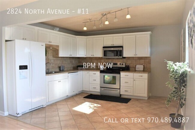Building Photo - Chic Open-Concept Studio with Designer Kit...