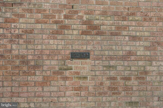 Building Photo - 130 Spruce St