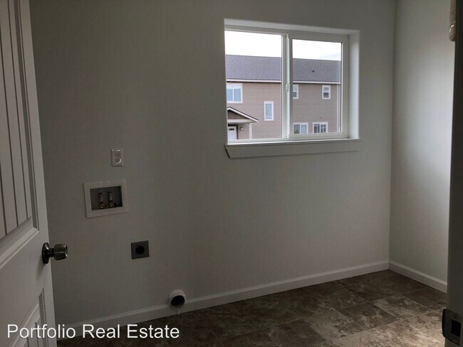 Foto del edificio - 707 3rd Ave NE