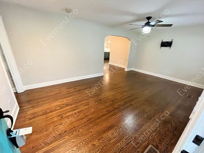Building Photo - 3439 Alta Vista Dr