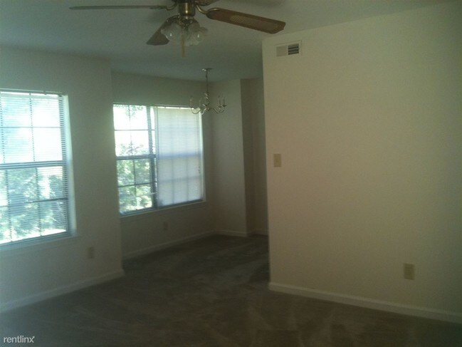 Foto del edificio - 503 W Chatham St