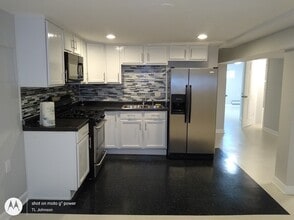 Building Photo - 8645 S Drexel Ave