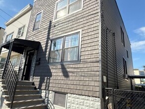 Building Photo - 341 Lembeck Ave