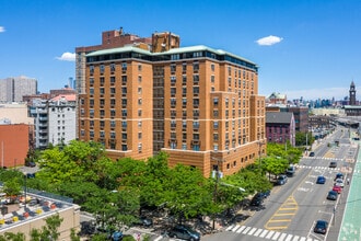 Building Photo - Observer Park