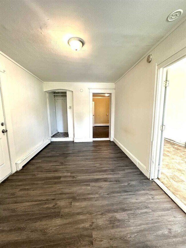 26 Du Bois Ave Unit 1, Poughkeepsie, NY 12601 Room for Rent in