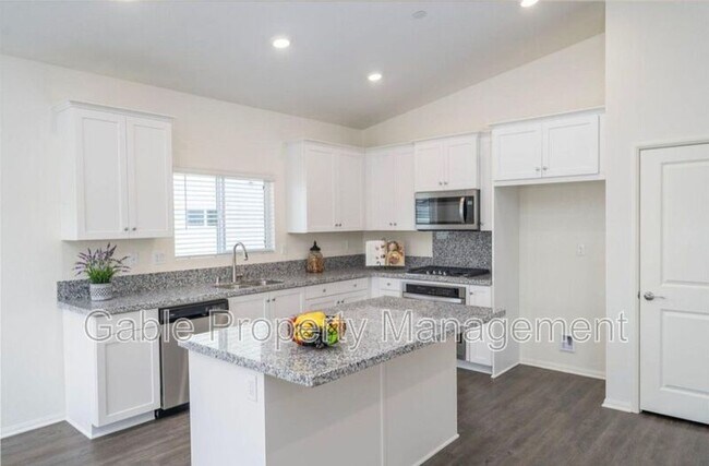 Foto del edificio - 4314 W Ave J 1