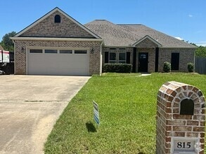 Building Photo - 815 Amber Kay Ln