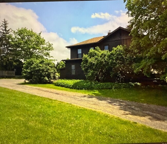 Building Photo - 1049 Danby Rd