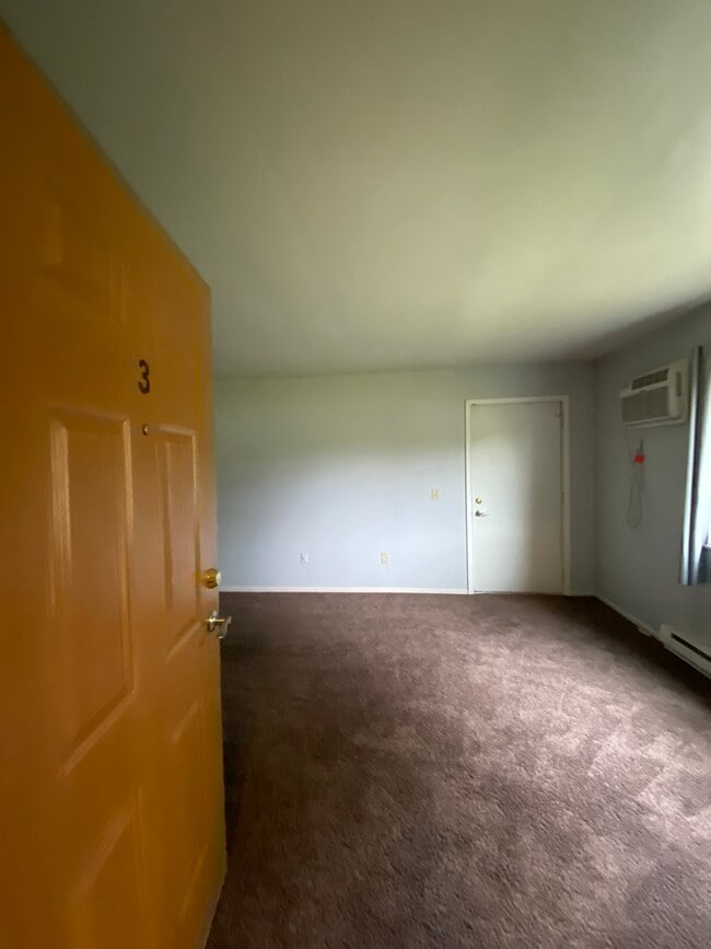 Building Photo - 7400 Crosscreek Dr