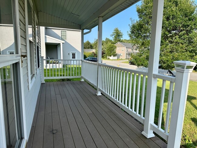 Foto del edificio - Like New 3BR Colonial For Rent