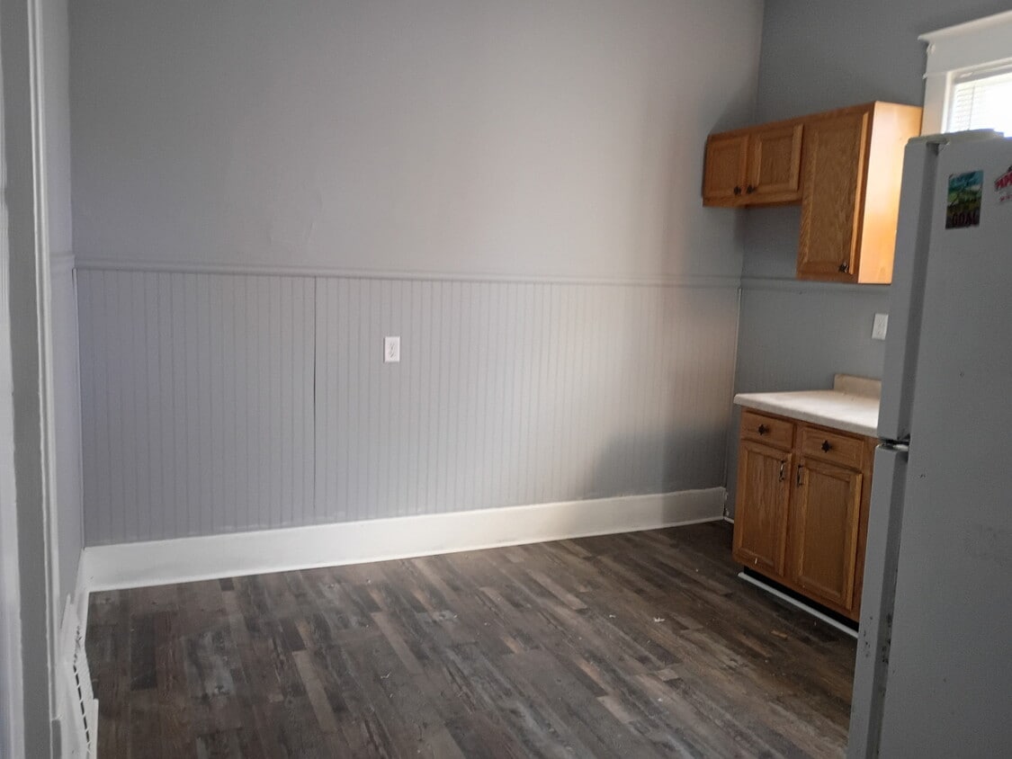 Building Photo - 2924 Schaal Ave