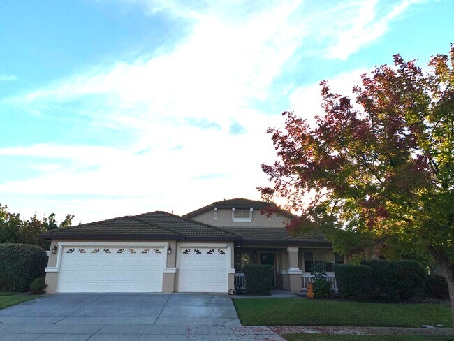 Front House - 3268 Lagunita Ct