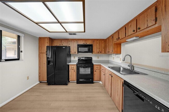Building Photo - 2679 Sabal Springs Cir