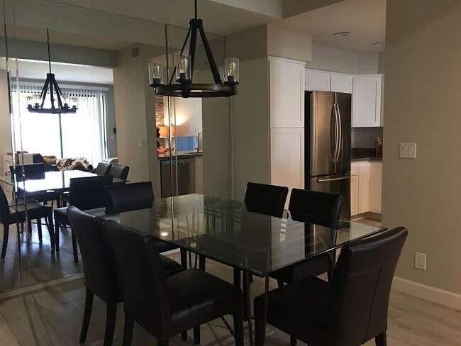 Foto del edificio - Two bedroom condo