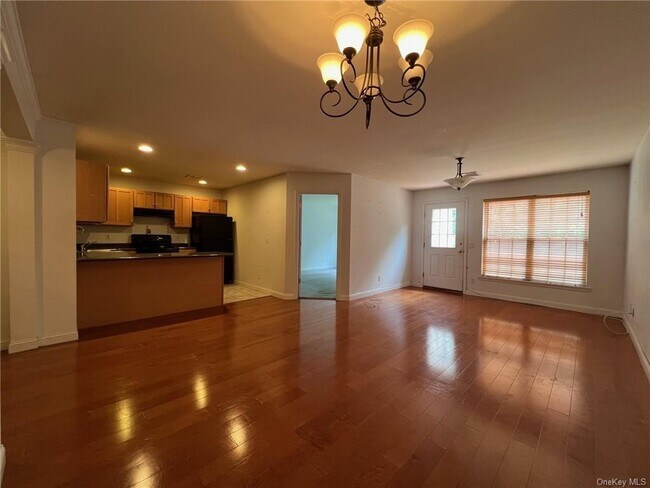 Foto del edificio - 557 Gregory Ct