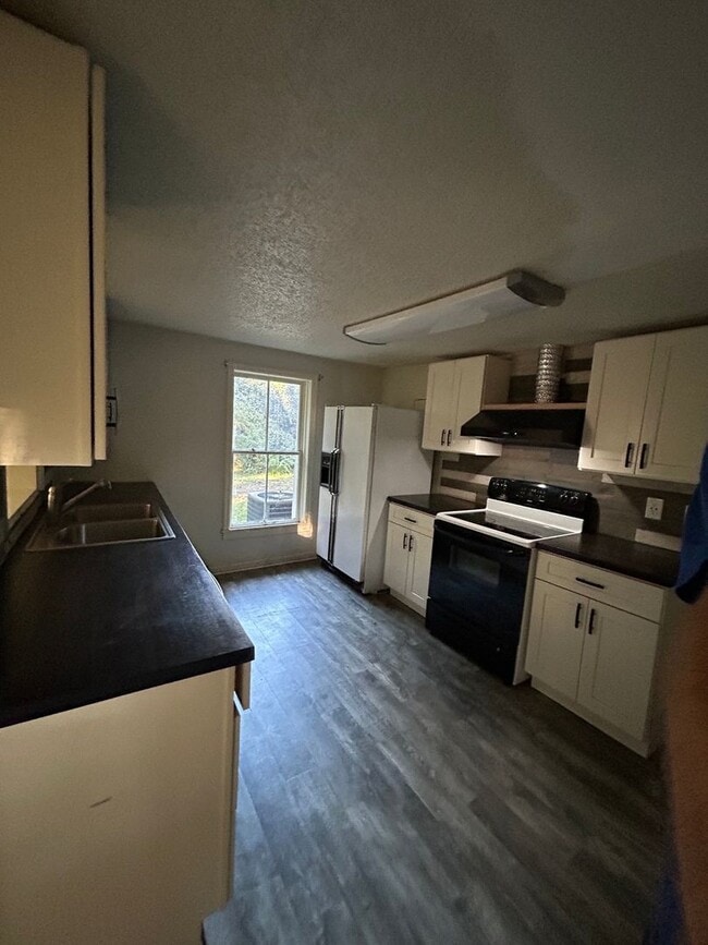 Foto del edificio - 3 Bedroom Single Family Home in Savannah