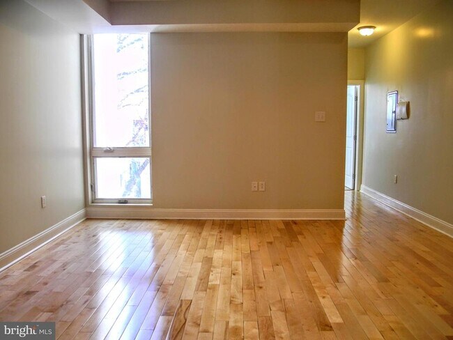 Foto del edificio - 319 N Preston St