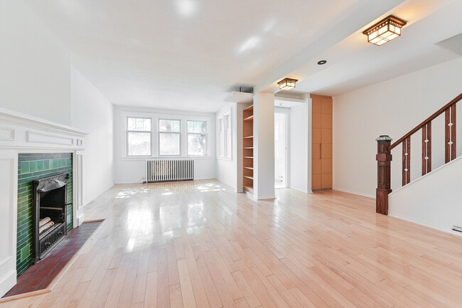 Building Photo - 182 Belsize Dr