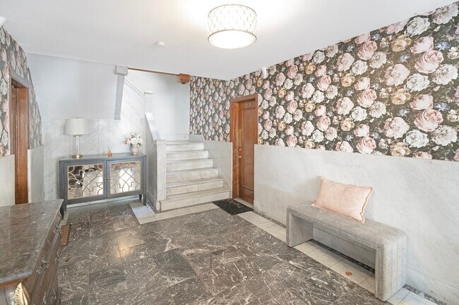 Foto del edificio - 4512 Westminster Pl