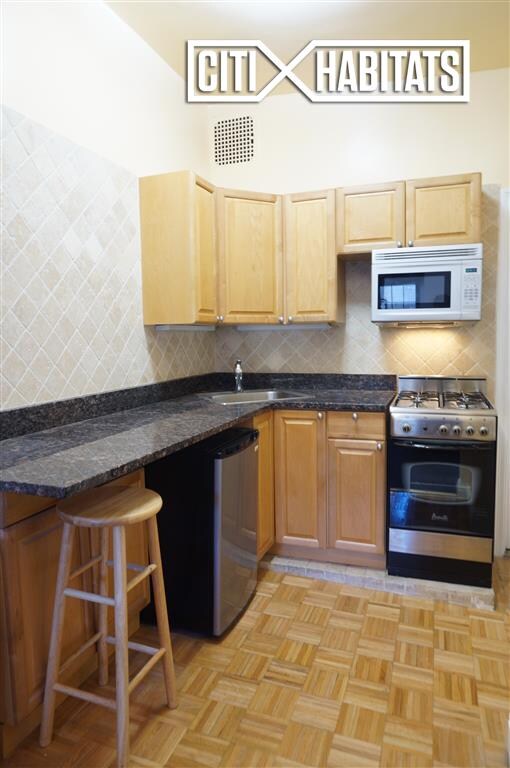 Foto del edificio - 233 E 54th St