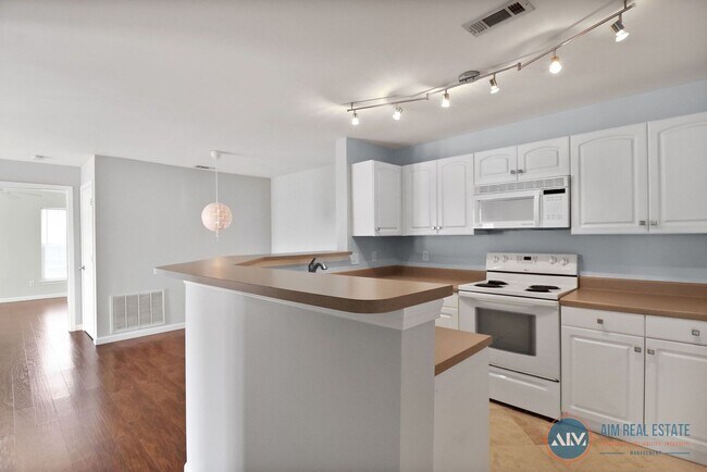 Foto del edificio - 100 Kensington Blvd