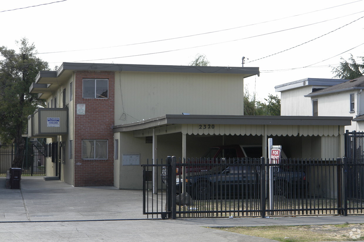 Foto del edificio - 2320 90th Ave