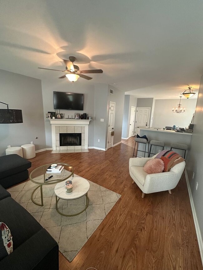 Building Photo - 2BD/2.5BA Home Located in Harbor Town!