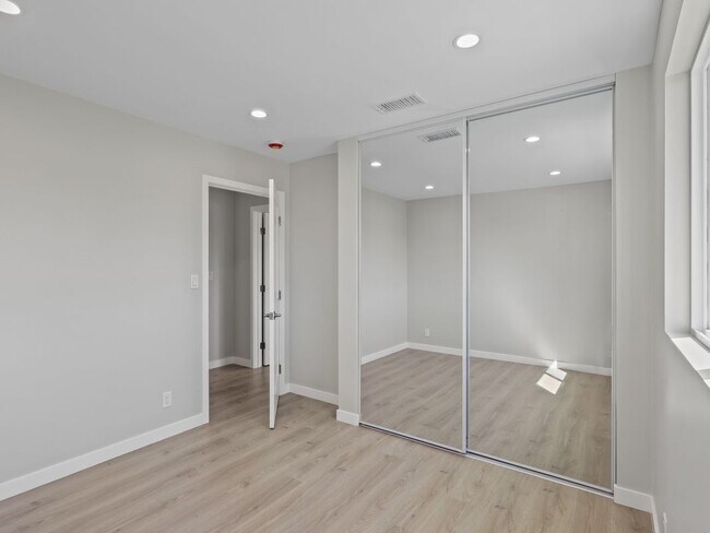 Foto del edificio - 7318 Leescott Ave