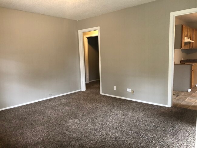 Dinning room - 421 Wilmuth St