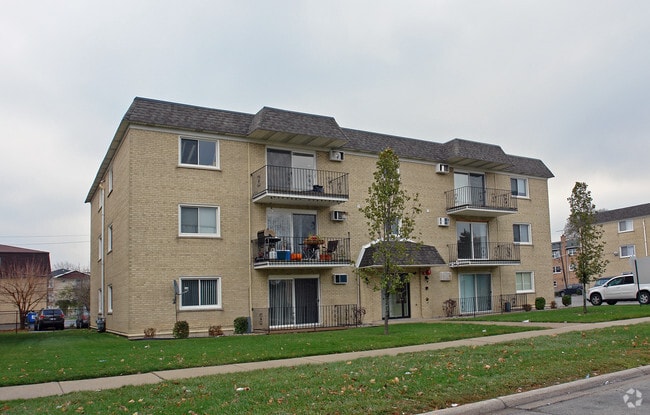 Building Photo - 7829 S Rutherford Ave
