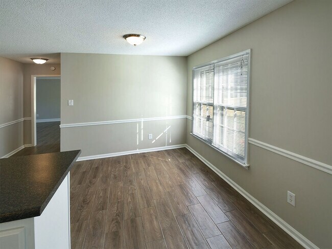 Foto del edificio - 4108 Nipoma Cove