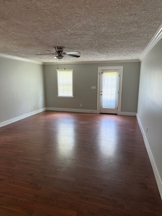 Foto del edificio - 1326 Georgia Ave SE