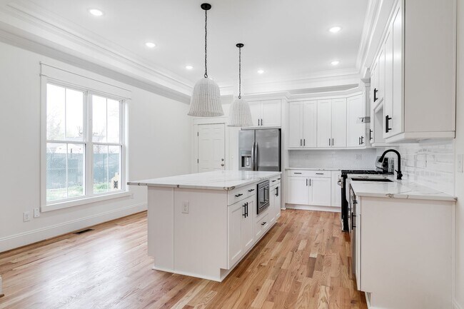 Foto del edificio - Experience Modern Elegance in RVA’s Souths...