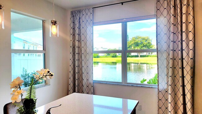 Building Photo - 587 Sanderling Cir