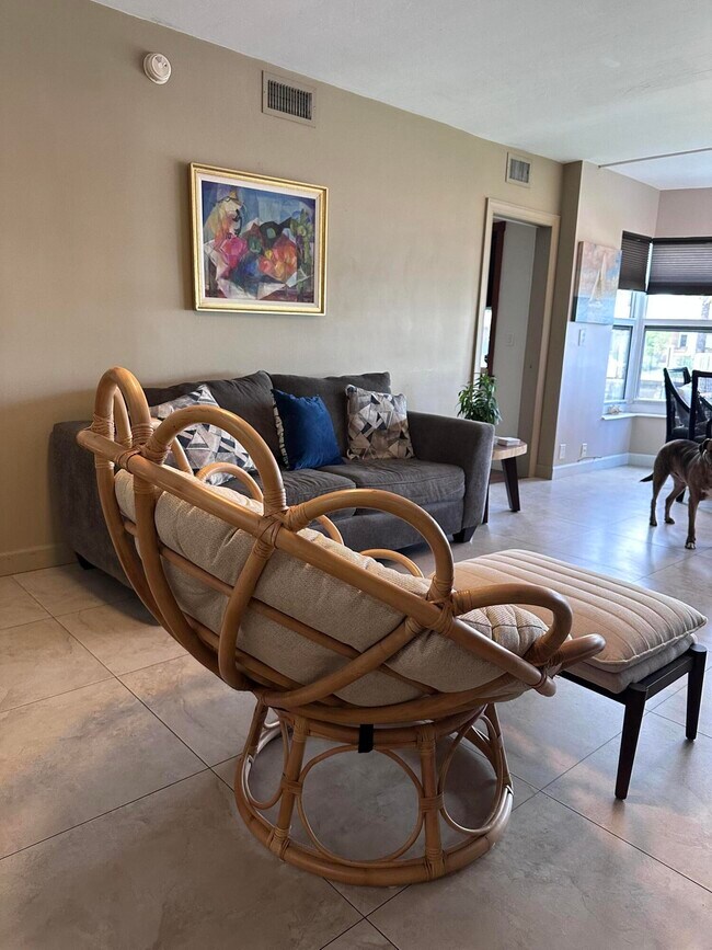 Foto del edificio - 3121 NE 51st St