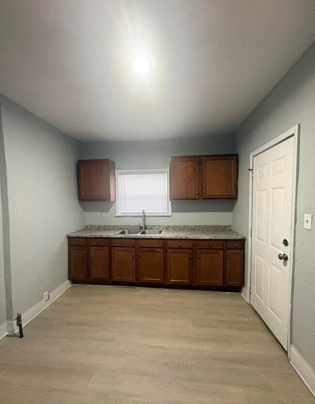 Foto del edificio - 16583 Archdale St