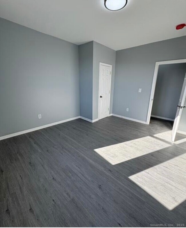 Foto del edificio - 413 E Main St