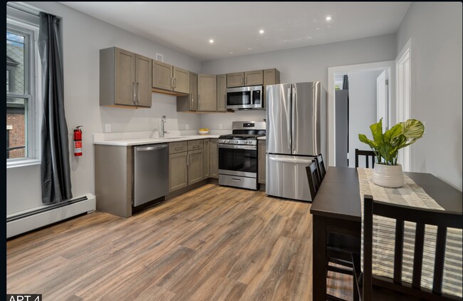 Foto del edificio - 308 Stewart Ave
