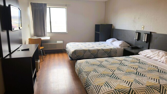 Foto del edificio - 2343 Logan Ave