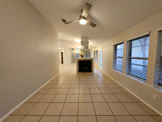 Foto del edificio - 12806 Margit Dr