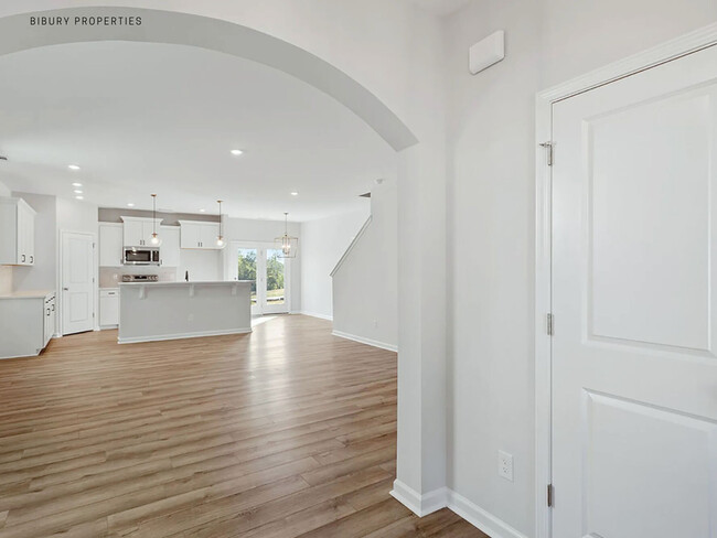 Foto del edificio - Room in Townhome on White Oak Gdn Wy