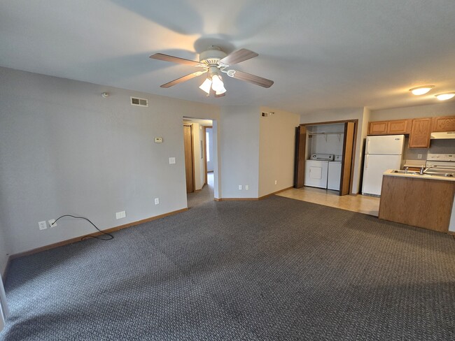 Building Photo - 611 Johnson St