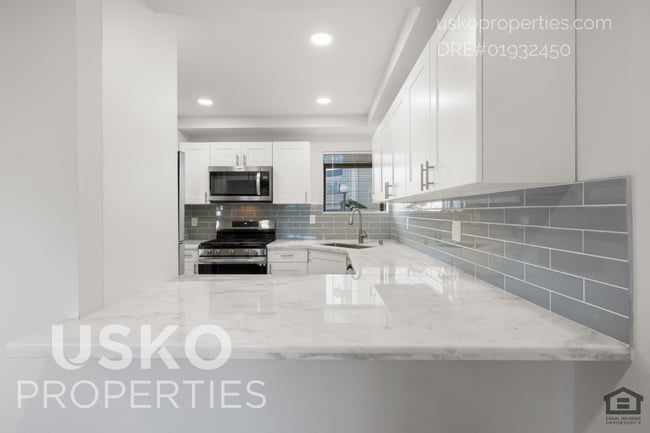 Foto del edificio - "Spacious 3-Bed Condo with 2 Baths in Citr...