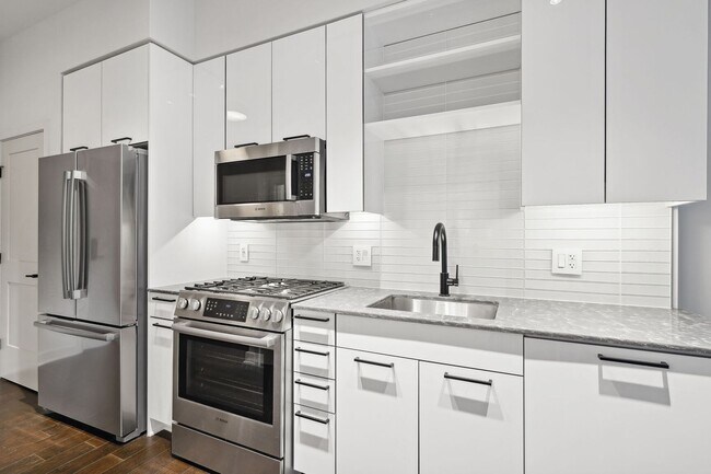 Building Photo - Luxury Apartment in Navy Yard with Parking...