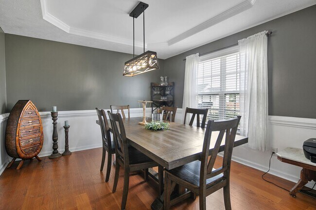 Foto del edificio - Stunning 4 Bed 3.5 Bath Home with Bonus Ro...