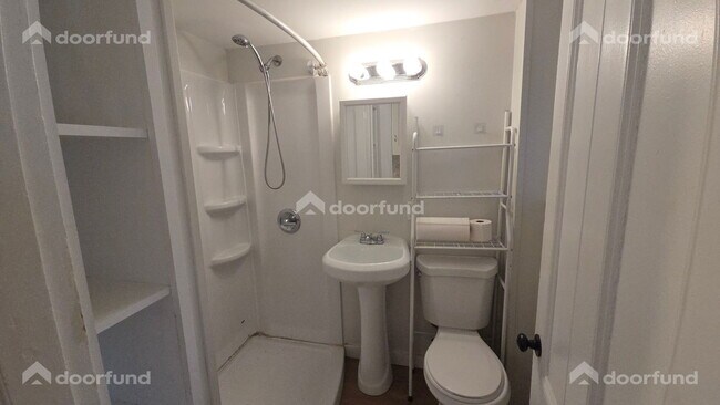 Foto del edificio - 46 E Main St