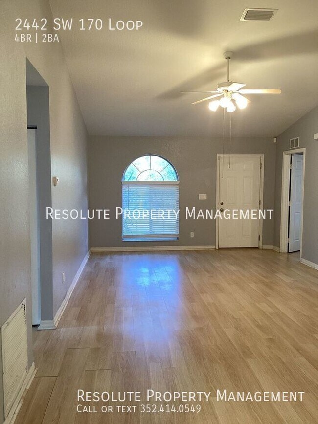 Foto del edificio - 4 Bedroom, 2 Bathroom