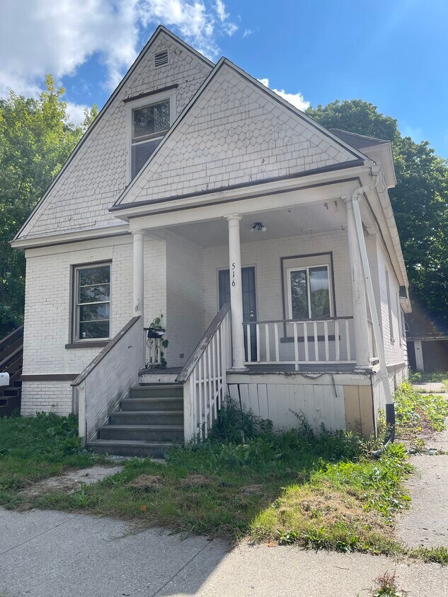 Primary Photo - 516 N Porter St