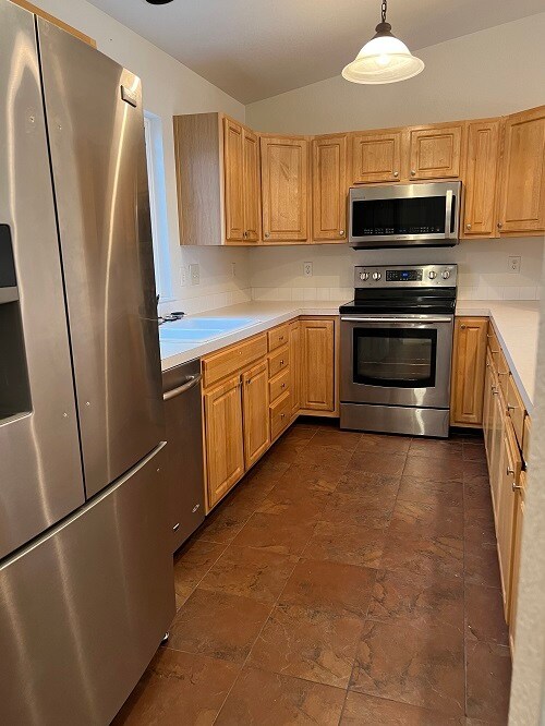 Building Photo - 2550 Custer Dr